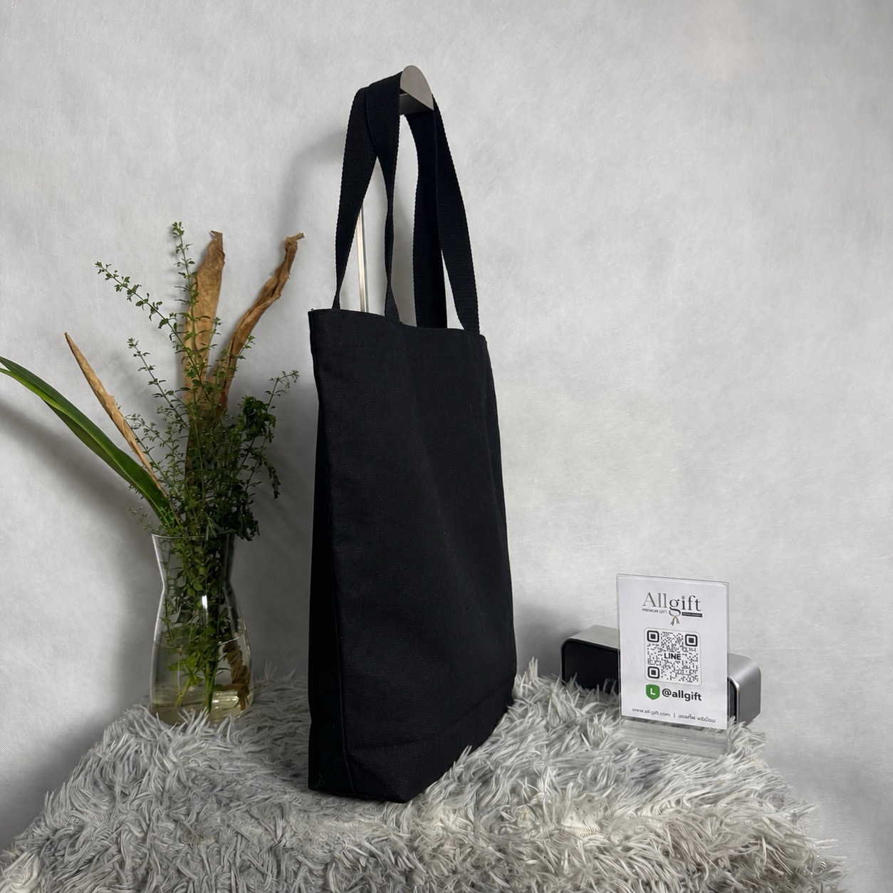 โรงงานผลิตกระเป๋าผ้าแคนวาส Tote กระเป๋าผ้าแคนวาส Tote สกรีนโลโก้ เหมาะสำหรับของพรีเมี่ยม ของแจกบริษัท และงานอีเวนต์
