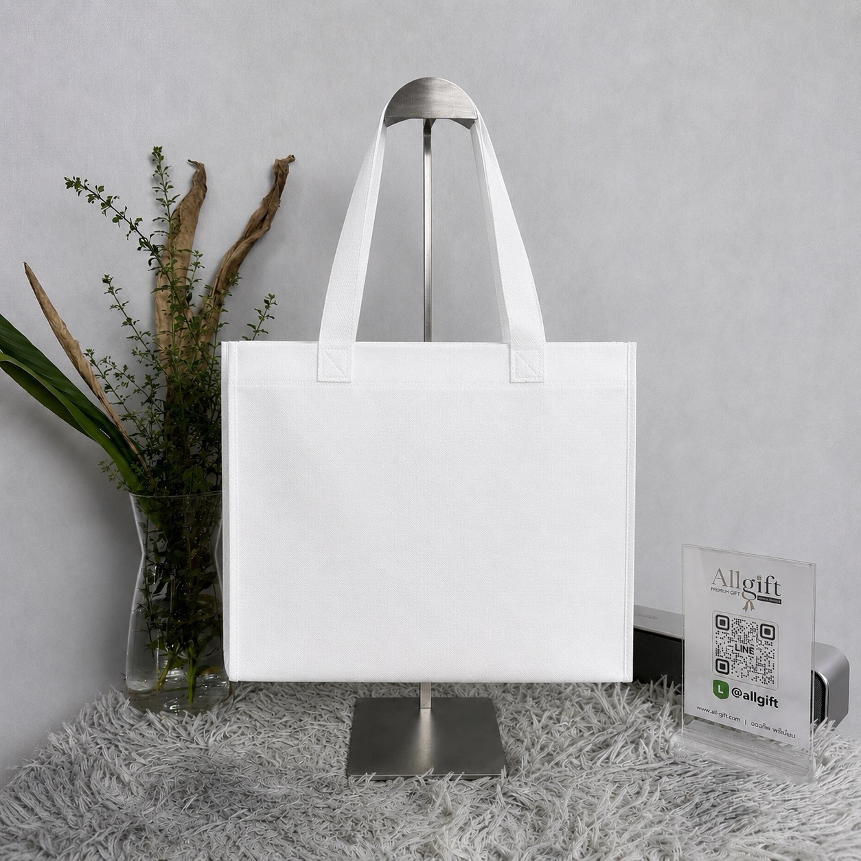 กระเป๋าผ้าสปันบอนด์ พร้อมสกรีนโลโก้ รับผลิตกระเป๋าผ้า Non-Woven สำหรับบริษัท องค์กร และแบรนด์
